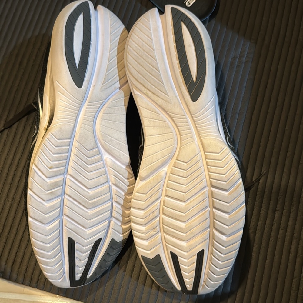 Men’s Saucony running shoes-size 11 - Picture 4 of 5